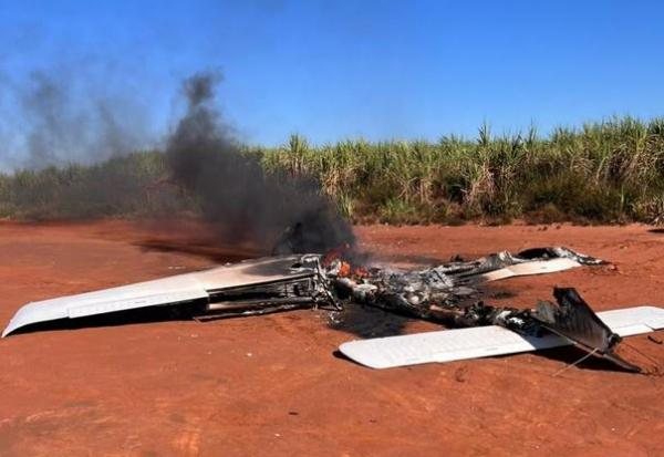 Aeronave foi incendiada pelo próprio piloto - FAB