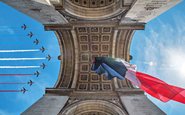 Jatos Alphajet pintaram o céu de Paris com as cores da bandeira francesa - Armée de l´Air