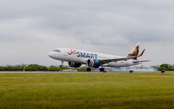 Montevidéu é o terceiro destino internacional operado pela JetSmart na capital fluminense - RIOgaleão/Divulgação