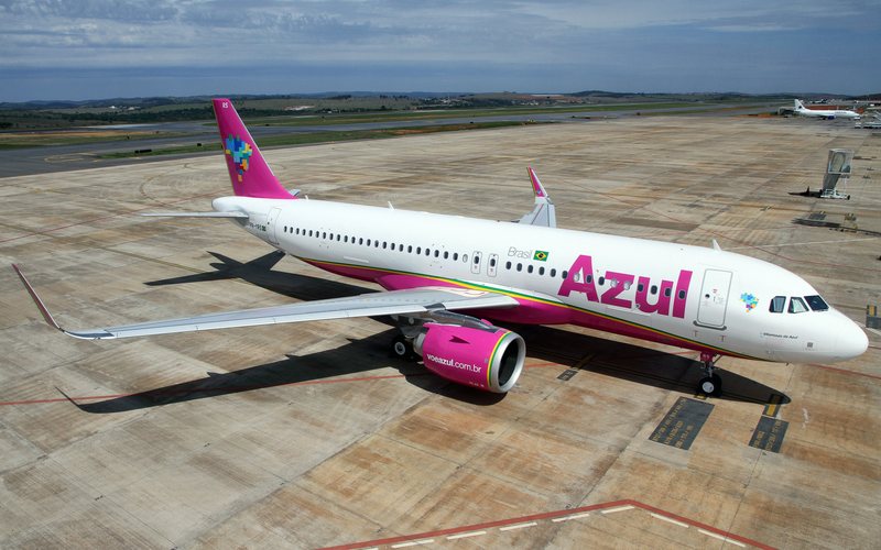 Avião rosa divulga importância do exame de prevenção do câncer de mama