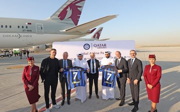 O anúncio contou com a participação de Marco Materazzi, tetracampeão mundial pela Itália em 2006 - Qatar Airways/Divulgação