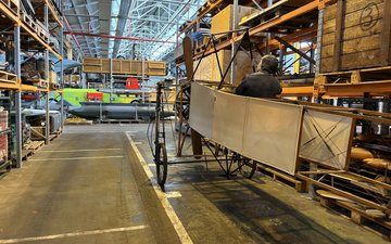 Por falta de espaço e recursos, menos de 1% do acervo do Museu está em exibição pública - Royal Air Force Museum