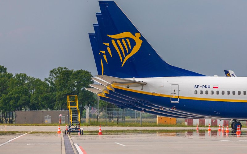 Easyjet e Ryanair (foto) estão corroendo a oferta de assentos da TAP, segundo a Capa Centre for Aviation - Divulgação
