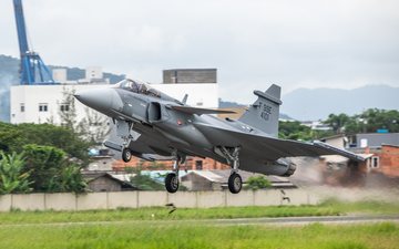 Outros dois F-39E Gripen estão planejado para chegarem ao Brasil ainda neste semestre - Saab / Divulgação