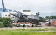 Outros dois F-39E Gripen estão planejado para chegarem ao Brasil ainda neste semestre - Saab / Divulgação
