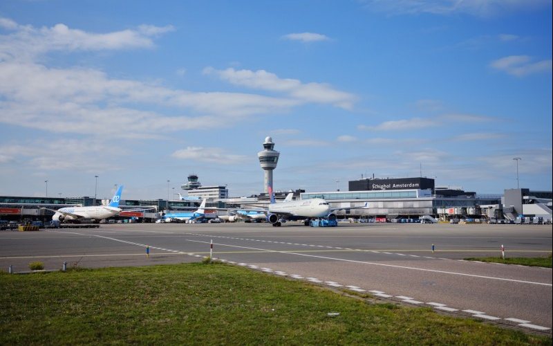 Schiphol é um dos cinco maiores aeroportos da Europa - Divulgação