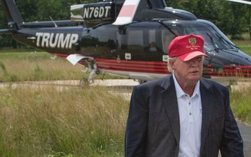 Imagem Helicóptero particular de Donald Trump é colocado a venda