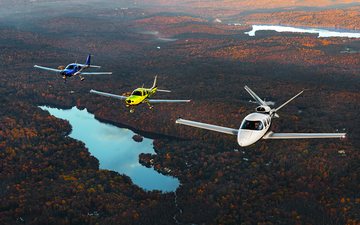 Cirrus lidera ha vários anos o segmento de aviões monomotores a pistão e de monojatos - Cirrus Aircraft