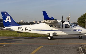 Nova unidade foi aberta no hangar da Aerotrading e visa oferecer formação técnica em aviação para estudantes do interior de São Paulo - Aviate