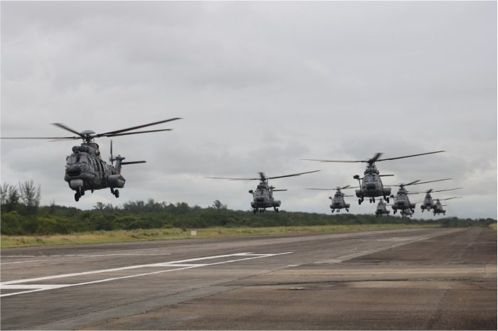 Helicópteros da Marinha cumprem várias missões na costa brasileira - Marinha do Brasil