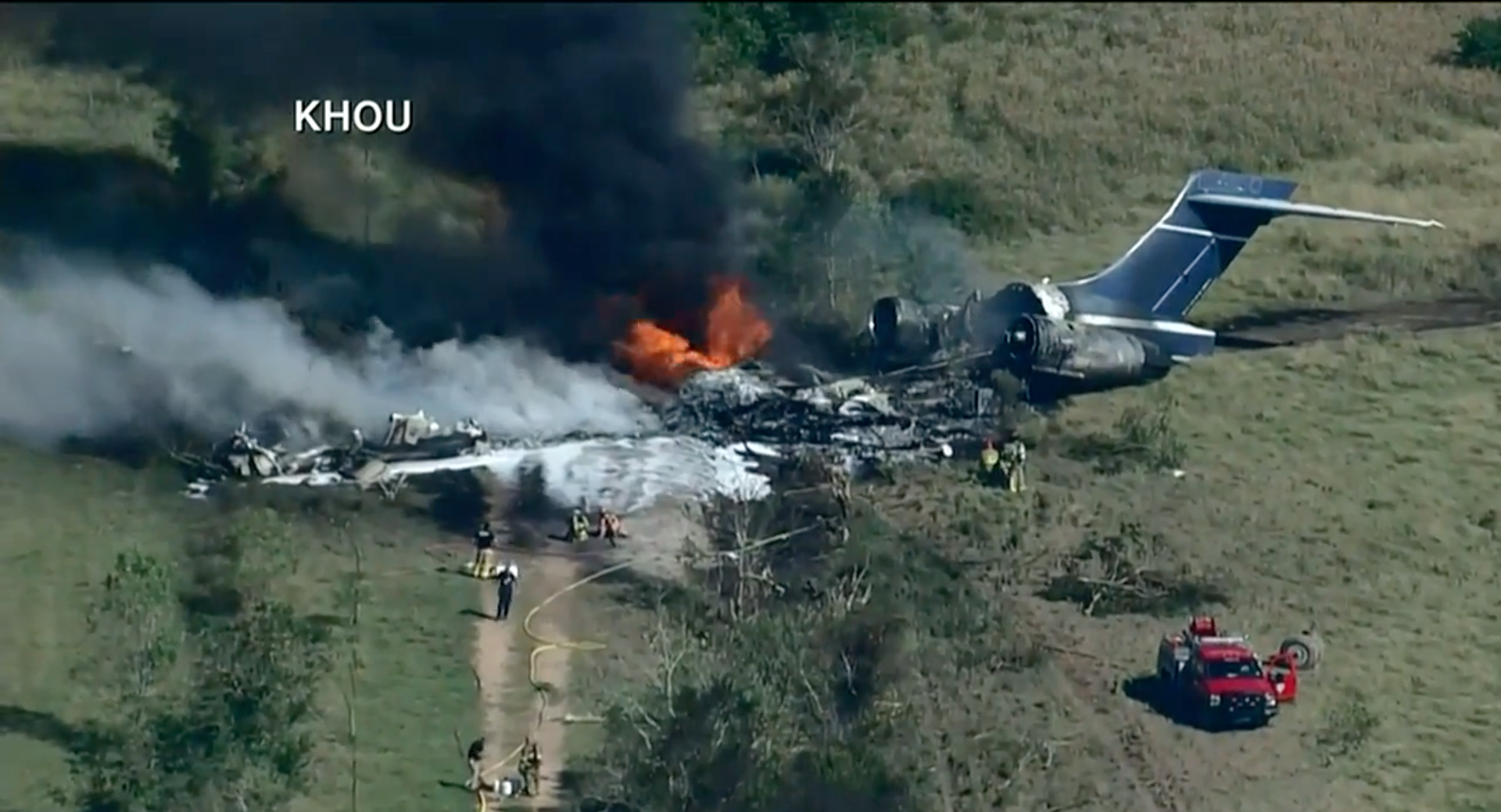 Um jogo de fogo está sendo jogado em um avião