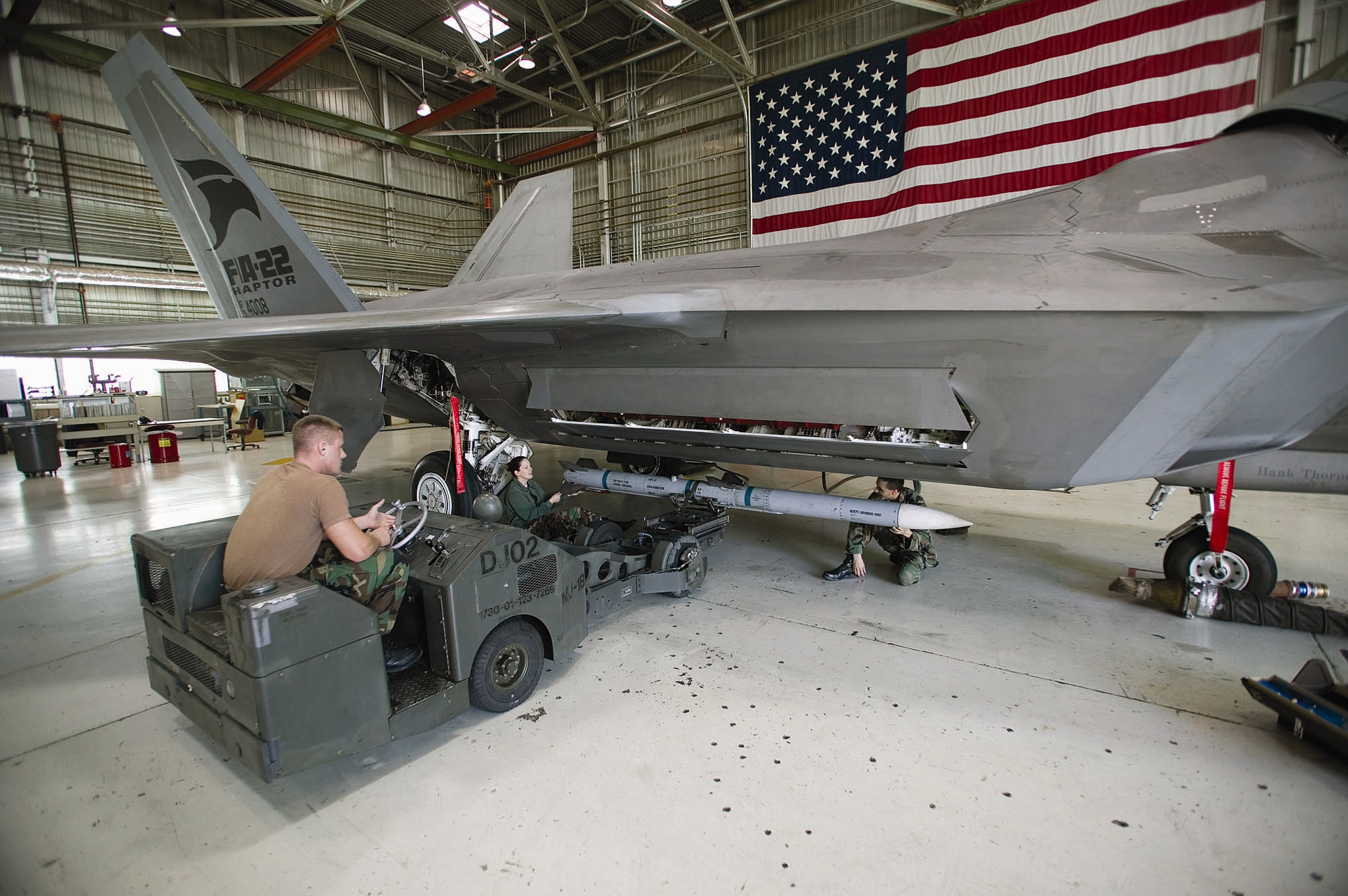 U.S. extends $20.7 B Raytheon contract for AIM‑120 AMRAAM missiles
