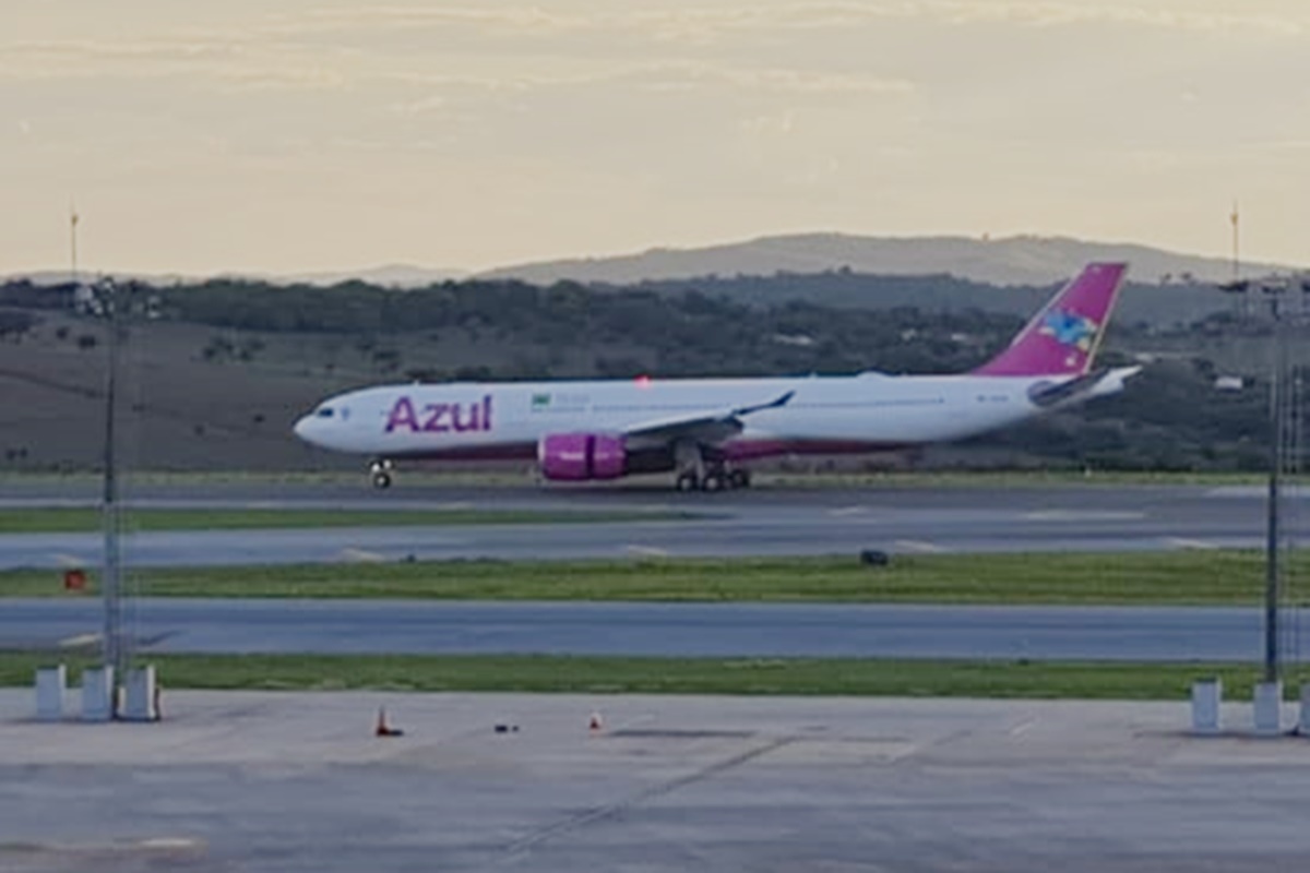 Novo avião rosa da Azul chegou ao Brasil