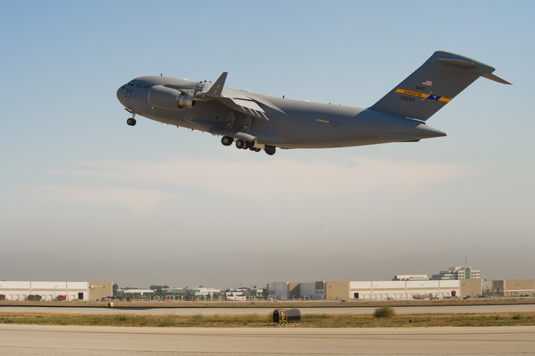 Boeing entrega último C-17 para a USAF