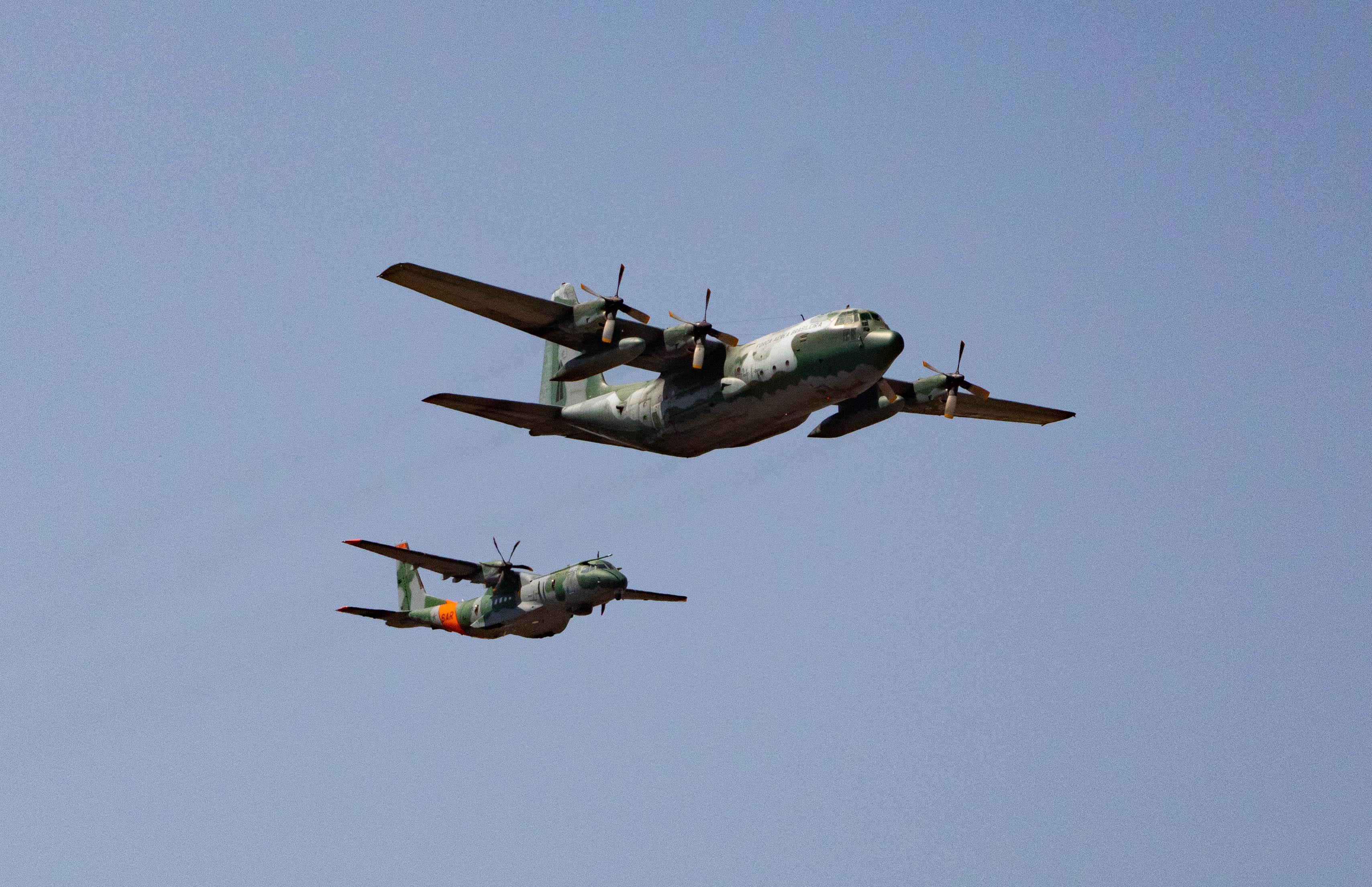 File:Aviões sobrevoam Brasília no desfile de 7 de setembro