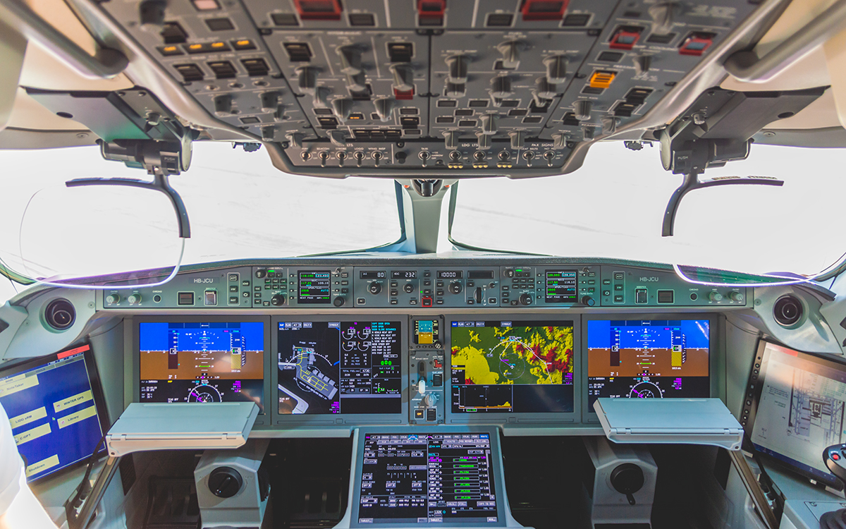 Cabine dos pilotos do Airbus A220