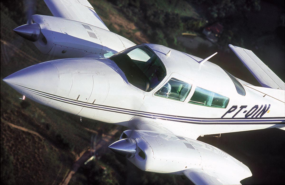 Cessna 310R Turbo Voo