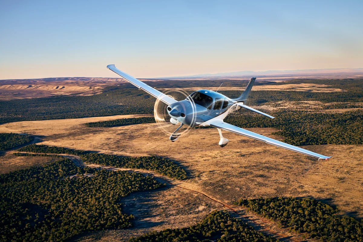 ANAC libera Cirrus SR G7+ com pouso ao toque de um botão