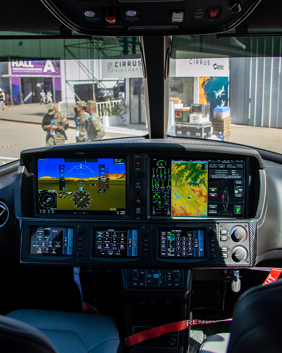 Cockpit do Cirrus Jet Vision