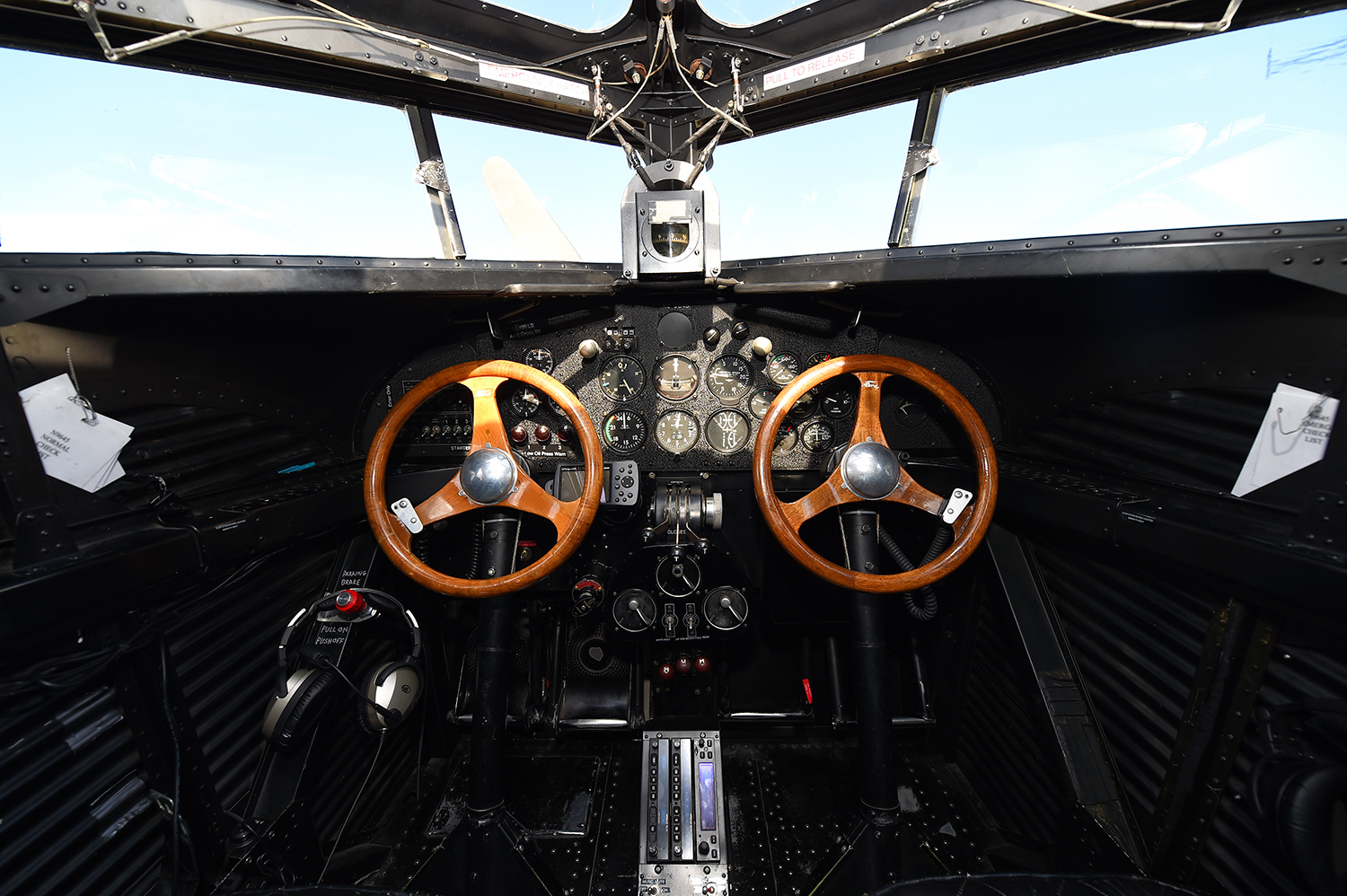 Cockpit do Ford Trimotor