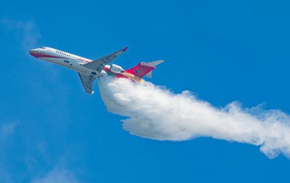 Avião chinês de combate a incêndios recebe pedido para até seis unidades