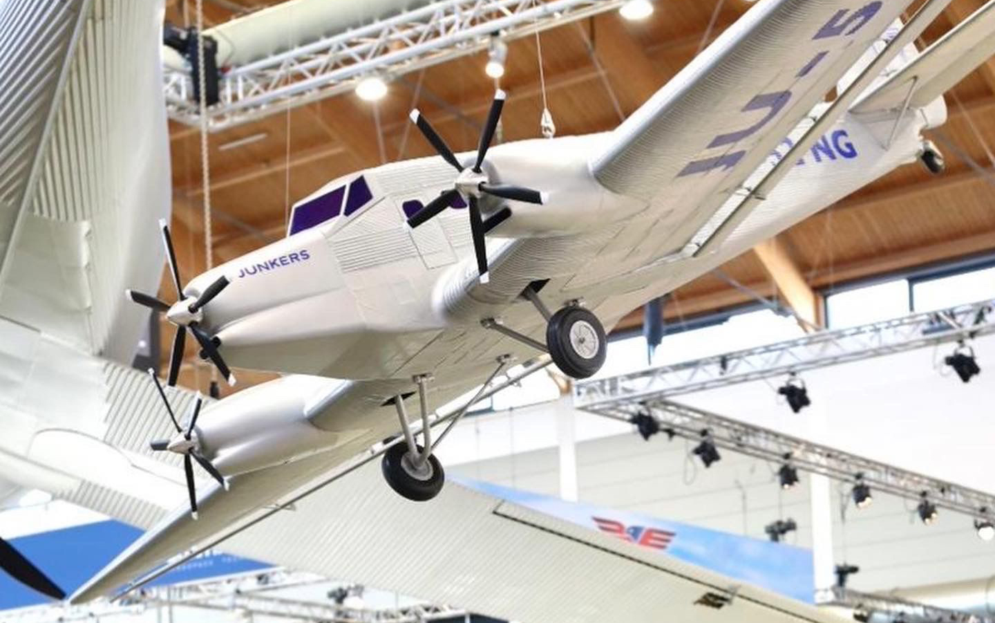Avião alemão renasce