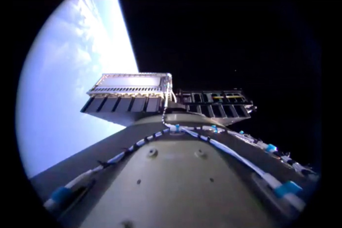 Lançamento do Sistema LauncherOne no espaço