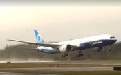 Boeing 777-9 realiza primeiro voo e inicia extensa campanha de ensaios