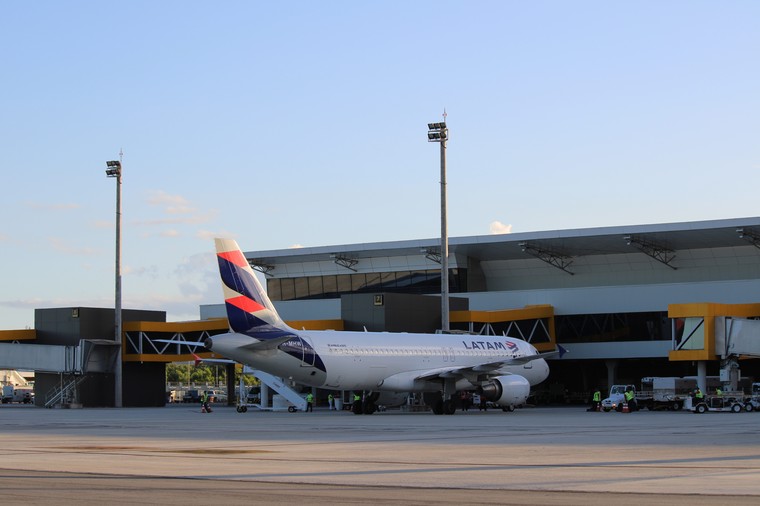 Airbus A320 da Latam Airlines em Vitória