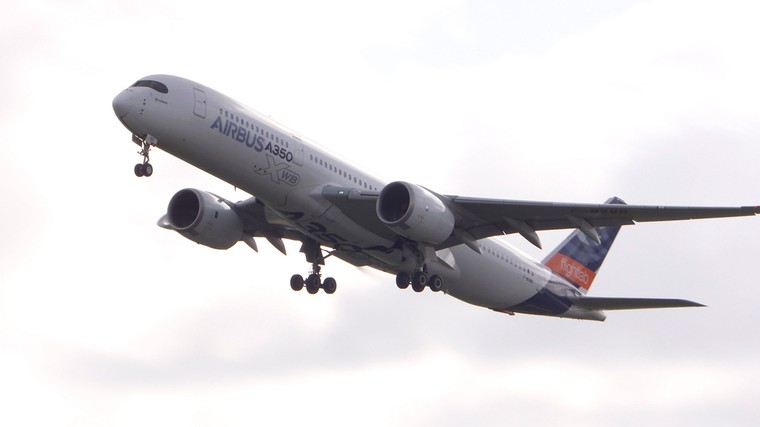 Airbus A350XWB em voo de ensaio de SAF