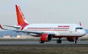 Pilotos indianos assumem voos comerciais após terem sido demitidos