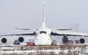 Pássaros atingem Antonov An-124 e causam severos danos ao avião