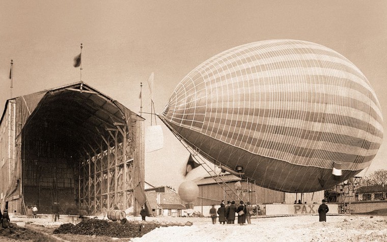 O primeiro dirigível do Brasil nasceu antes dos voos de Santos Dumont