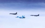 Dupla de Su-27 e MiG-29 acompanham B-1B no Mar Negro