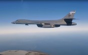 Caças russos interceptam e escoltam bombardeiro dos EUA 
