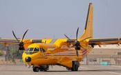 Amarelo de avião de resgate ajuda na sua identificação
