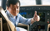 Jackie Chan recebe novo jato executivo da Embraer 