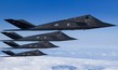 Aeronaves furtivas F-117 e F-35 são flagradas com pinturas misteriosas