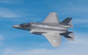 F-35 da Coreia do Sul foi "abatido" por um pássaro e pousou em emergência