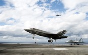 Marinha dos EUA corre para recuperar caça F-35C antes da Rússia e China