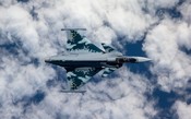 Primeiro caça Gripen brasileiro chegará ao país em setembro
