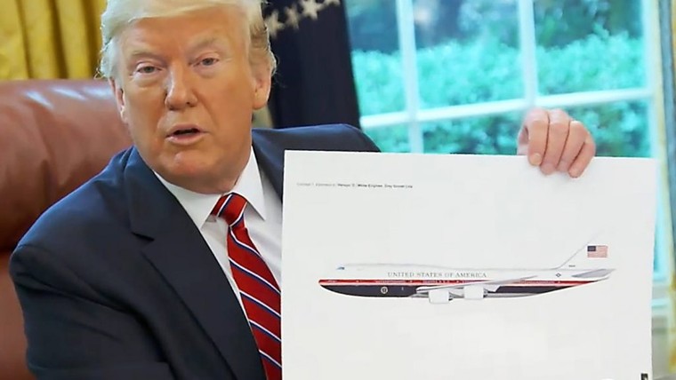 Apresentação do VC-25B pelo presidente Trump