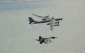 Caçador e predador: os encontros do F-22 e Tu-95 se tornam rotina no Alasca