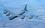 Bombardeiro B-52 perde um motor em pleno voo